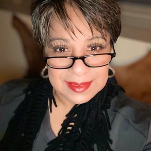 Meet your Posher, Elizabeth